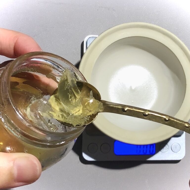 【日本画画材「膠(にかわ)」とは?】種類と使い方 徹底解説! | 髙橋友美 Yumi Takahashi OFFICIAL SITE